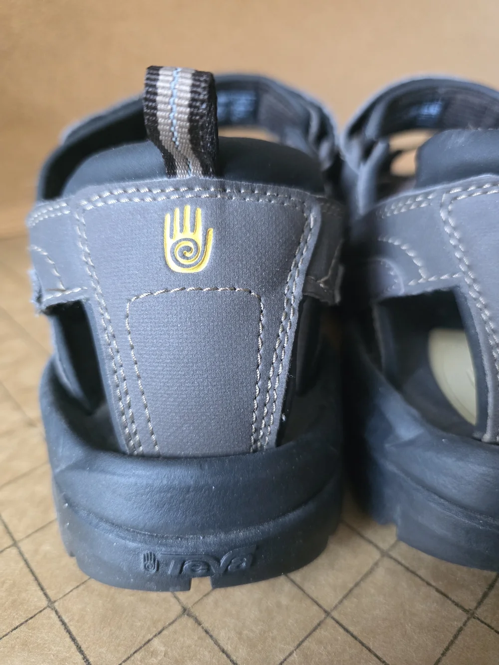 Teva Forebay Men's Closed Toe Water Hiking Sandals Gray Size 12 NEW Pristine
